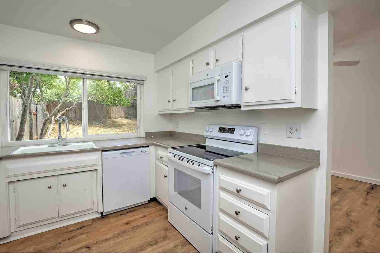 7392 Elmhurst Pl - Photo 7 of 27