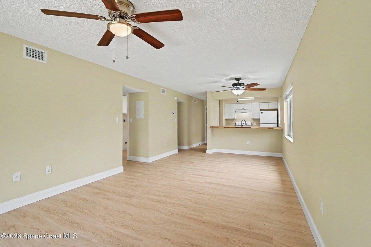 2294 Fox Hollow Dr - Photo 3 of 16