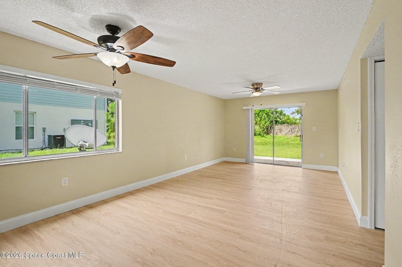 2294 Fox Hollow Dr - Photo 5 of 16