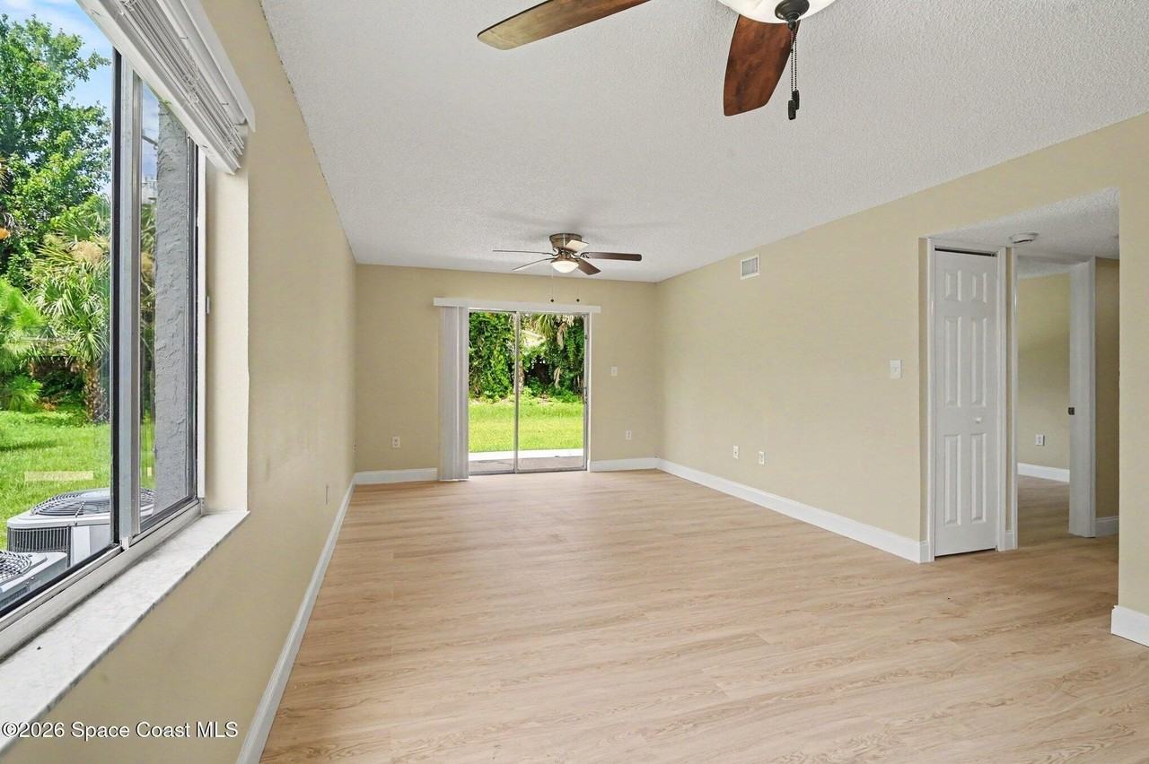 2294 Fox Hollow Dr - Photo 6 of 16