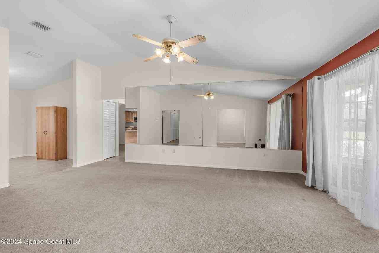 1005 Crazyhorse Ave Nw - Photo 4 of 32