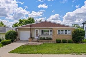 featured image of 822 W Pleasant St