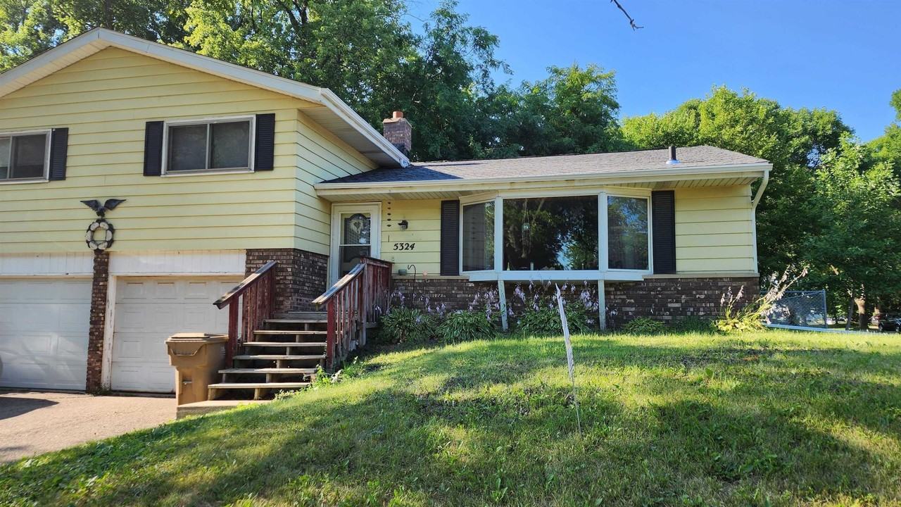 5324 Miwaukee Street - Photo 2 of 22