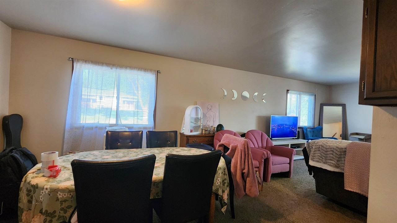 5324 Miwaukee Street - Photo 6 of 22
