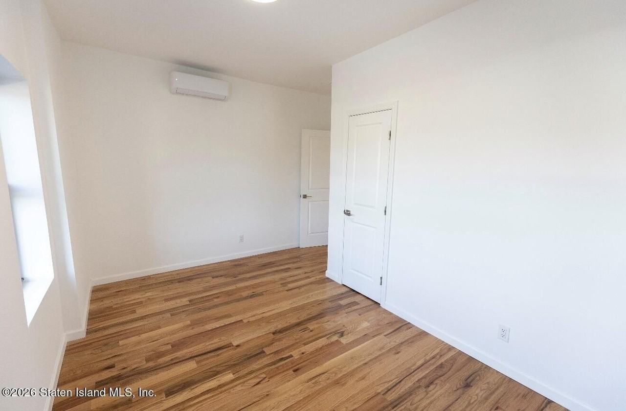 1256 Bay St #2 - Photo 6 of 10