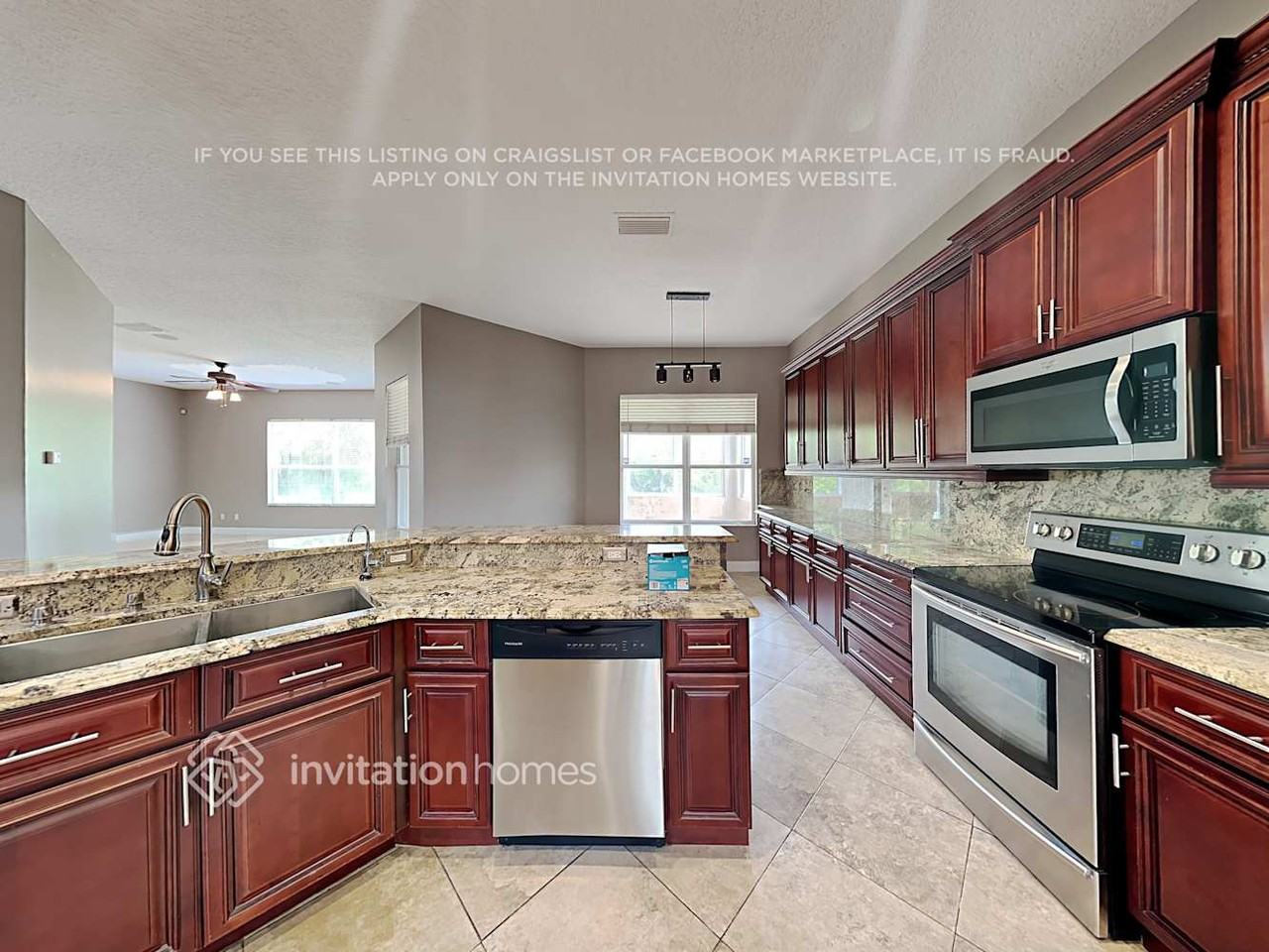 9761 Oak Crest Rd - Photo 6 of 23