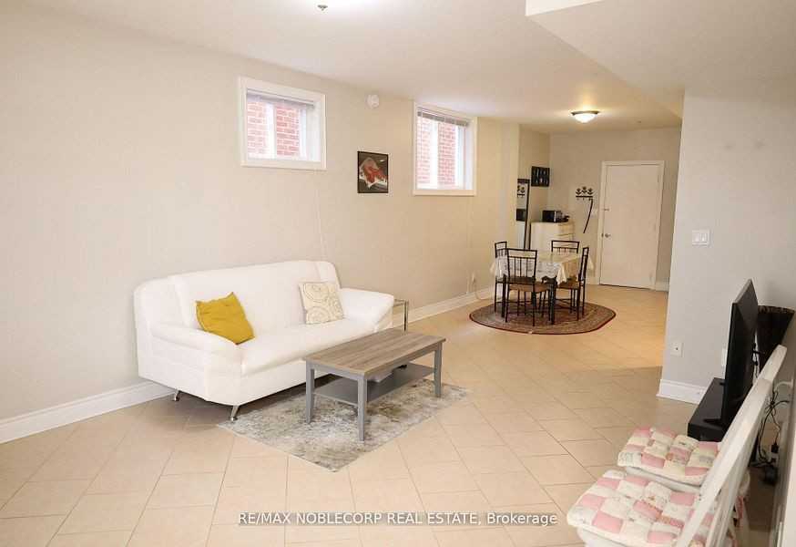 5 Twinberry Cres - Photo 3 of 11