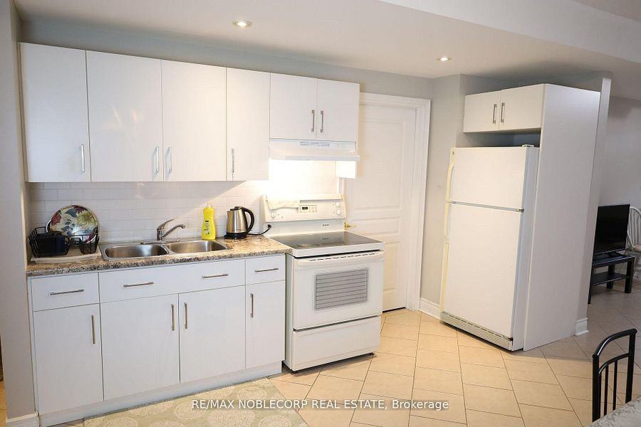 5 Twinberry Cres - Photo 7 of 11