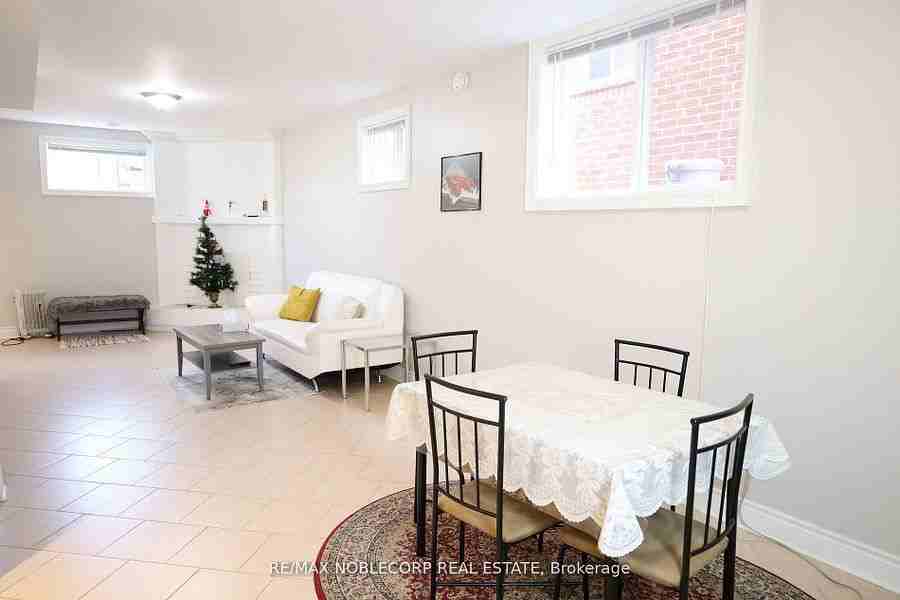 5 Twinberry Cres - Photo 5 of 11