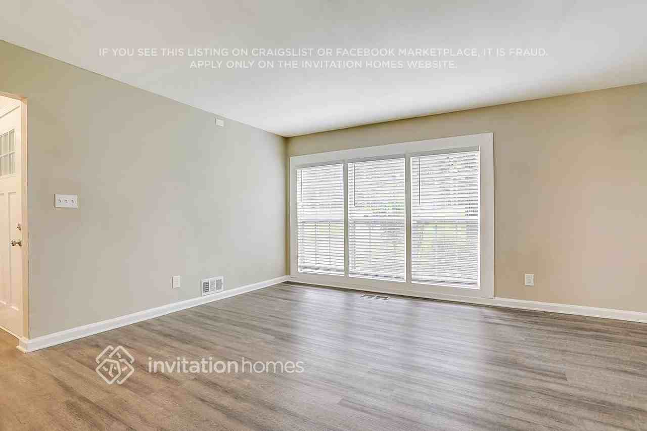 2254 Whites Mill Rd - Photo 2 of 12