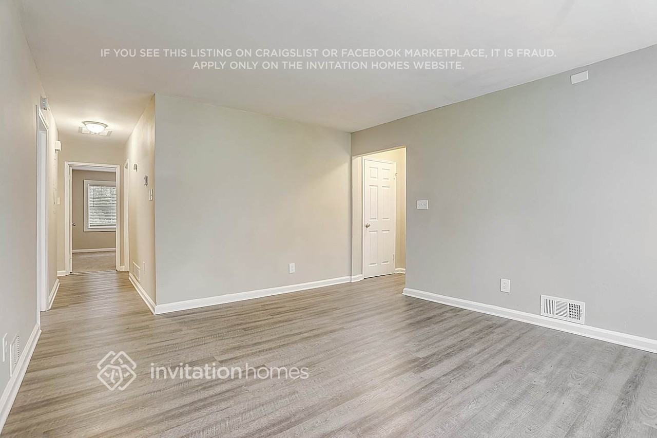 2254 Whites Mill Rd - Photo 3 of 12