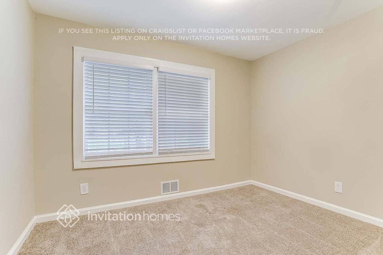 2254 Whites Mill Rd - Photo 7 of 12