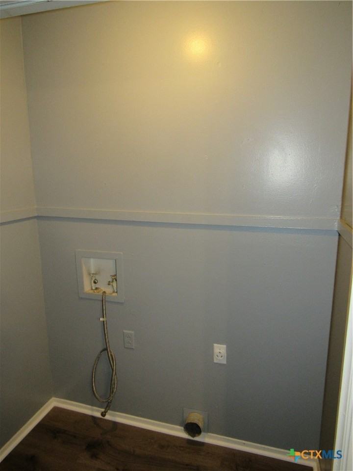 1301 Quail Cir #D - Photo 5 of 11