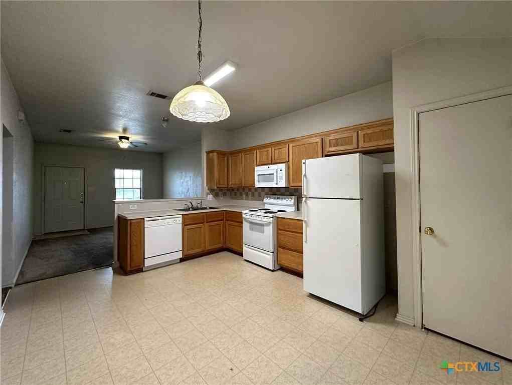 201 Janelle Dr #B - Photo 3 of 9