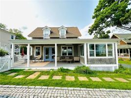 featured image of 7 15th Ave