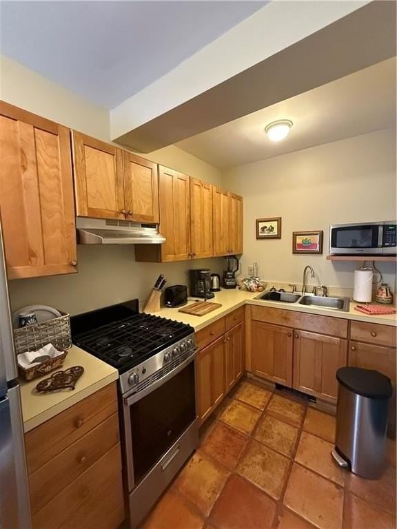 141 Coggeshall Ave - Photo 5 of 14