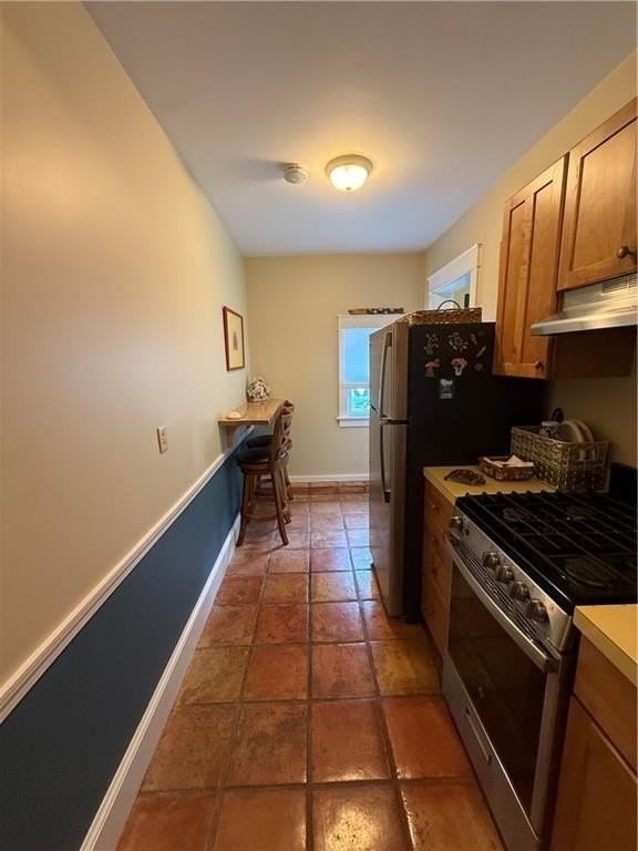 141 Coggeshall Ave - Photo 6 of 14