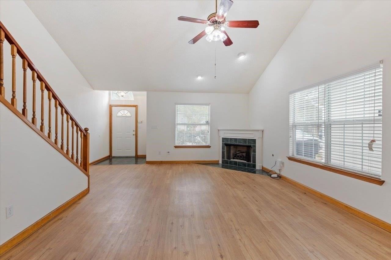 2510 Golden Park Ln - Photo 5 of 35