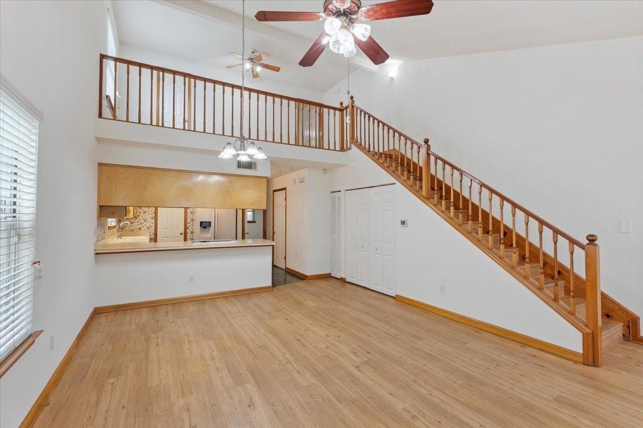 2510 Golden Park Ln - Photo 6 of 35