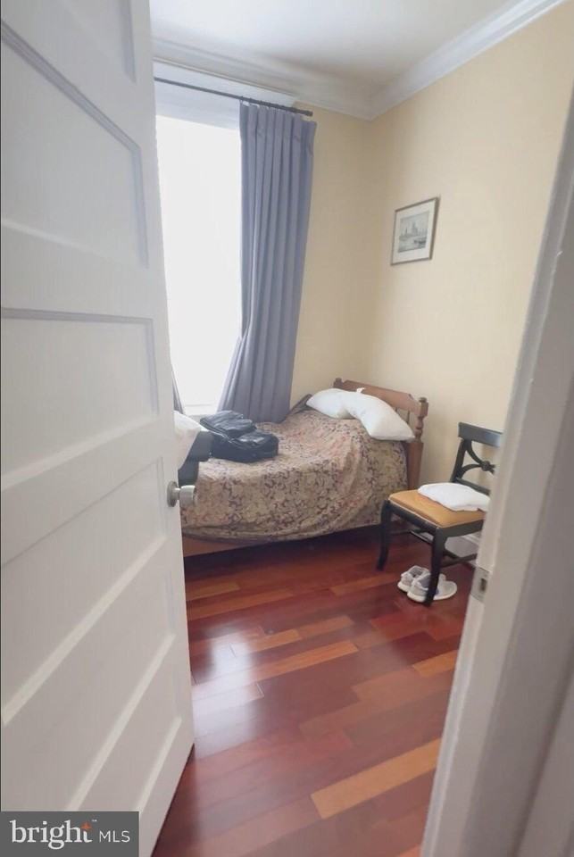 1336 Pennsylvania Ave Se - Photo 2 of 16