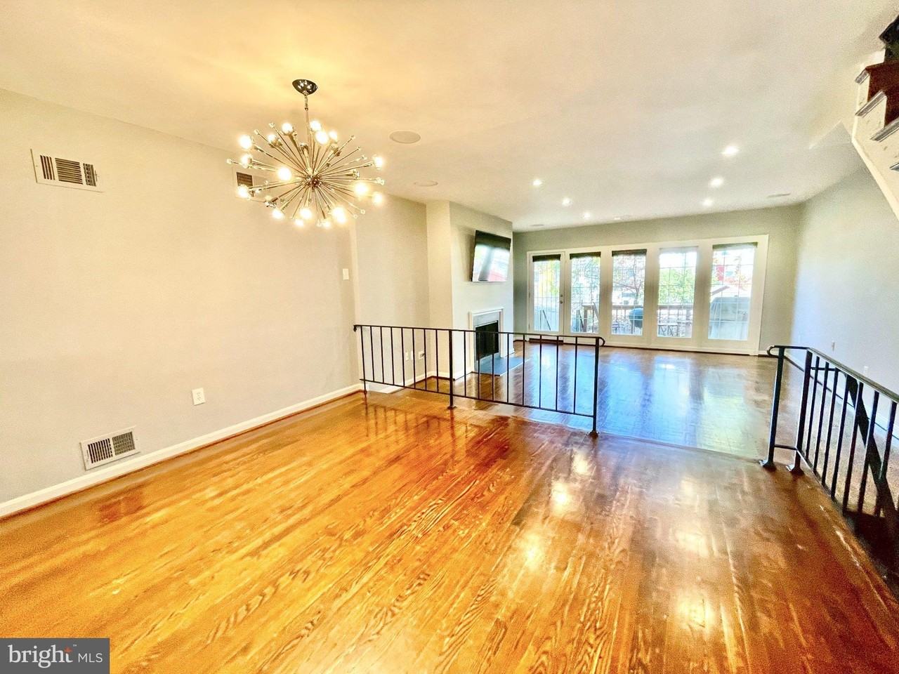 1228 C St Se - Photo 4 of 24