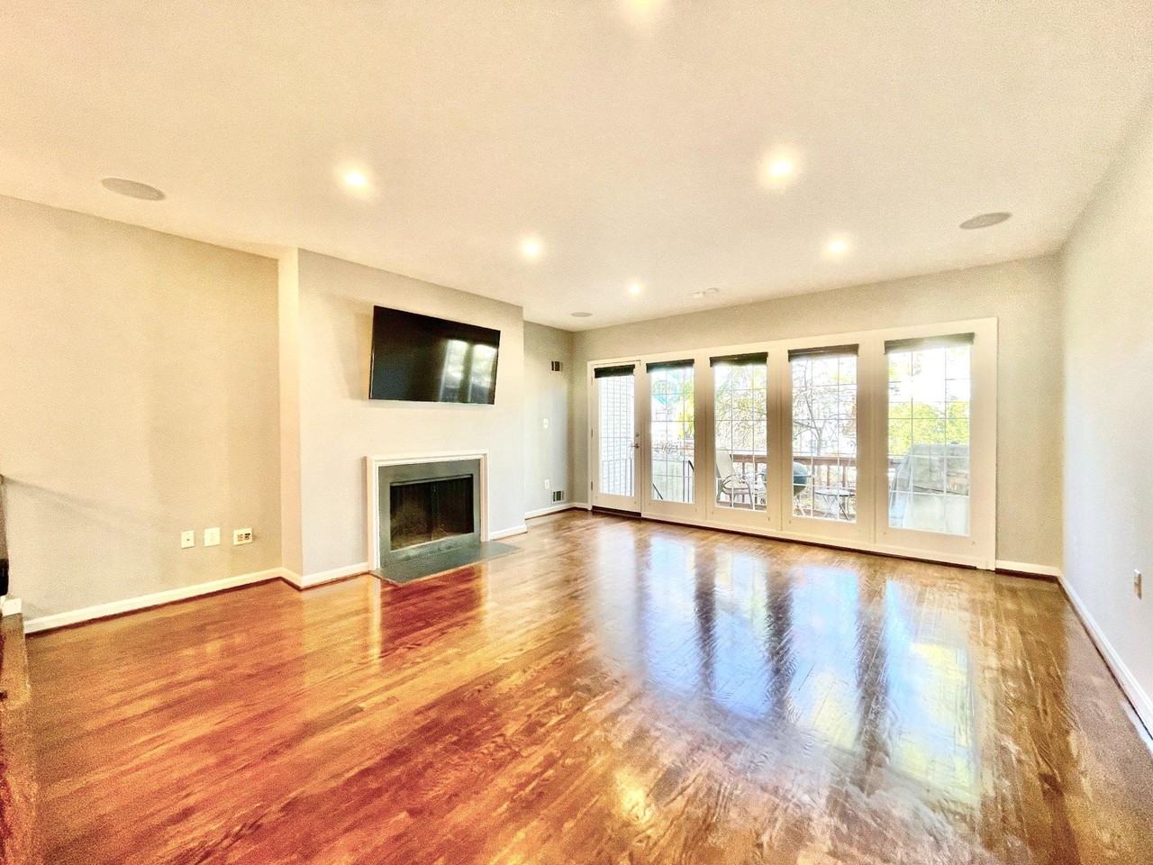1228 C St Se - Photo 6 of 24