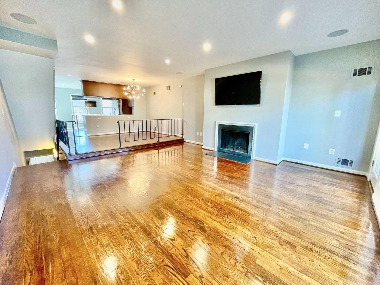 1228 C St Se - Photo 7 of 24