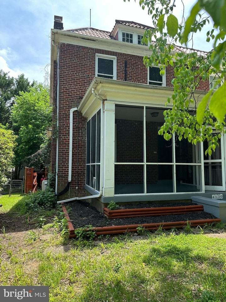 4130 Military Rd Nw - Photo 2 of 37