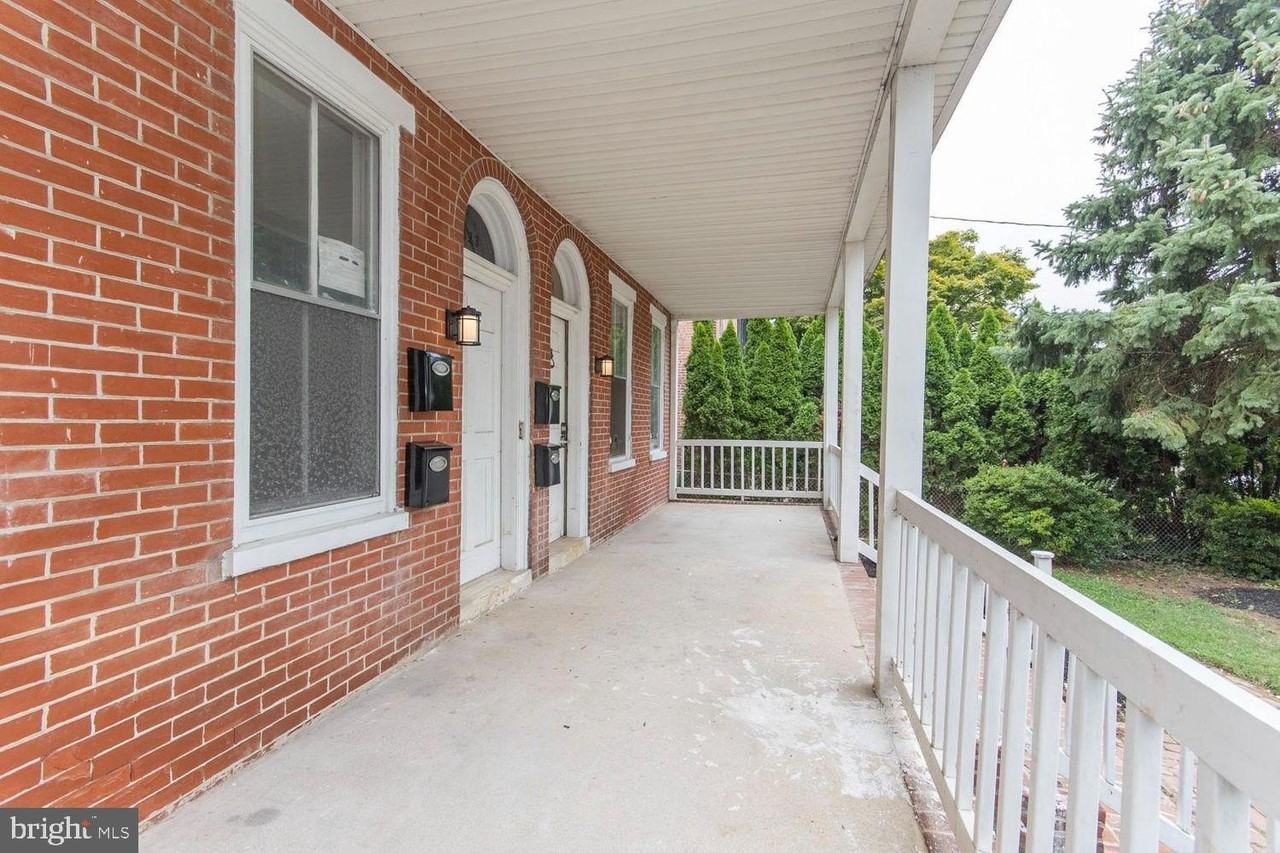 1821 Delaware Ave #B - Photo 2 of 13