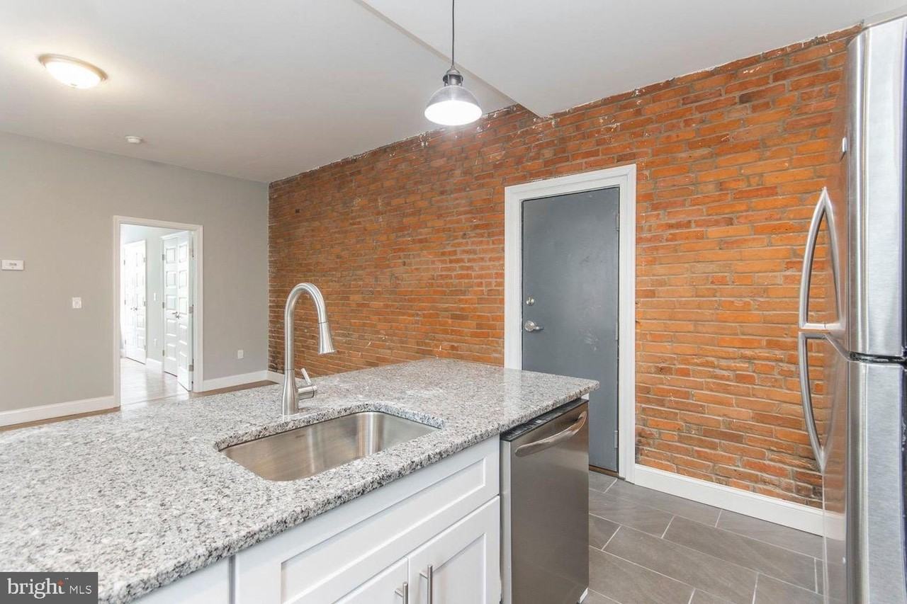 1821 Delaware Ave #B - Photo 6 of 13
