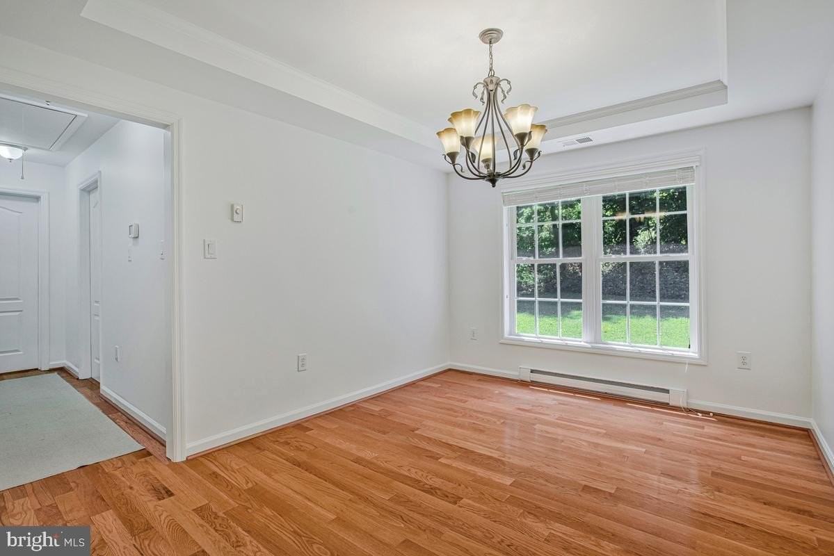 1804 Grafton Ln - Photo 7 of 39