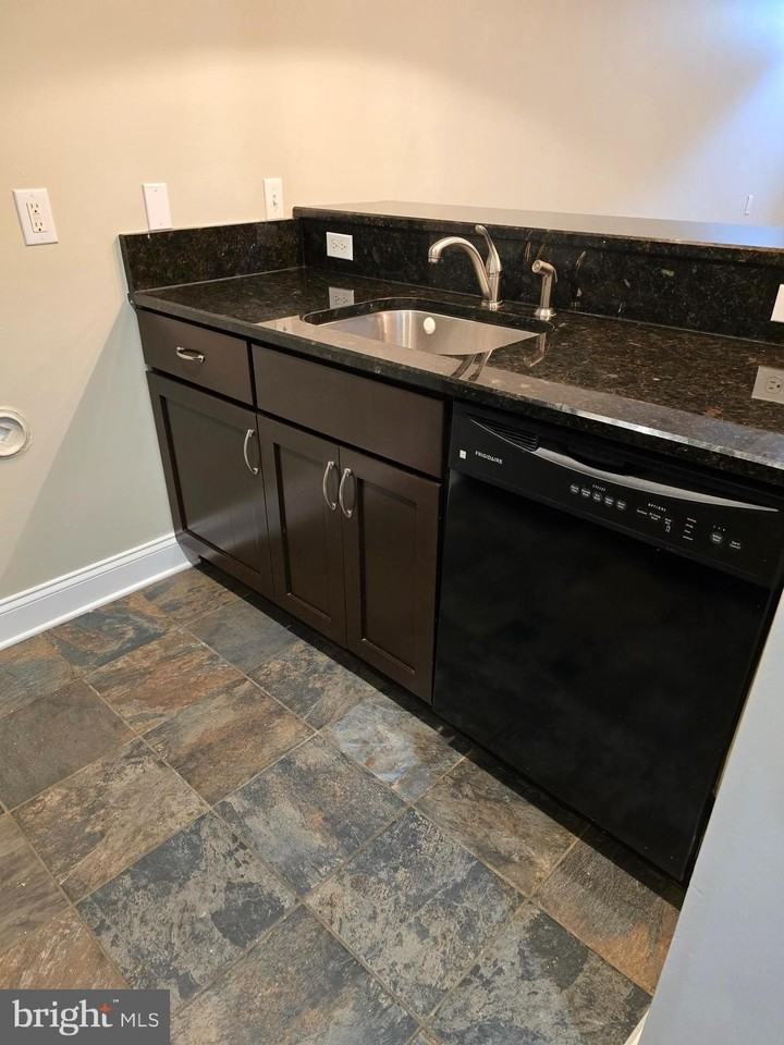 1907 Aliceanna St #1stFL - Photo 7 of 14