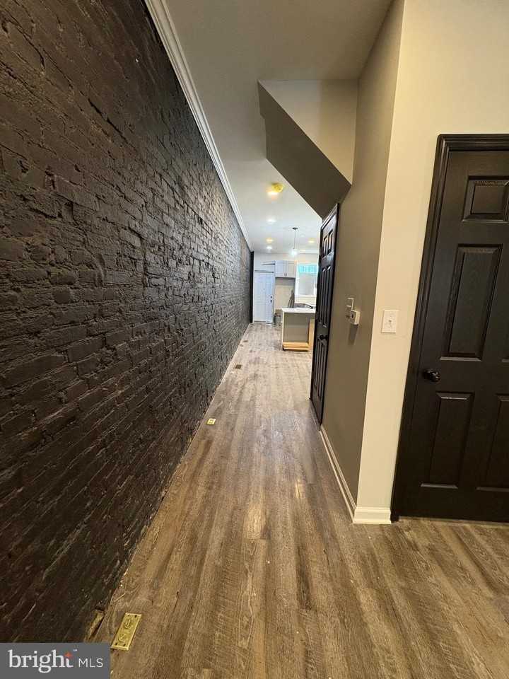 1402 Aisquith St - Photo 4 of 12
