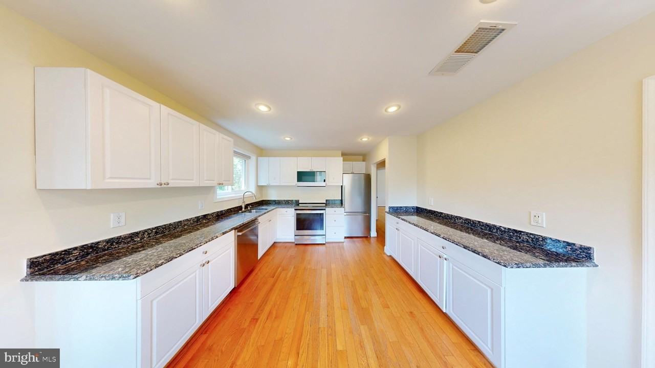 2518 Harmon Rd - Photo 6 of 24