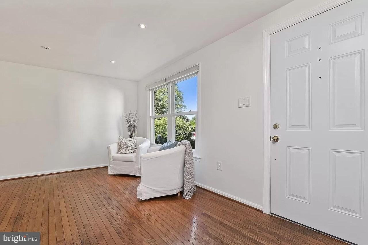 10606 Tuppence Ct - Photo 3 of 30