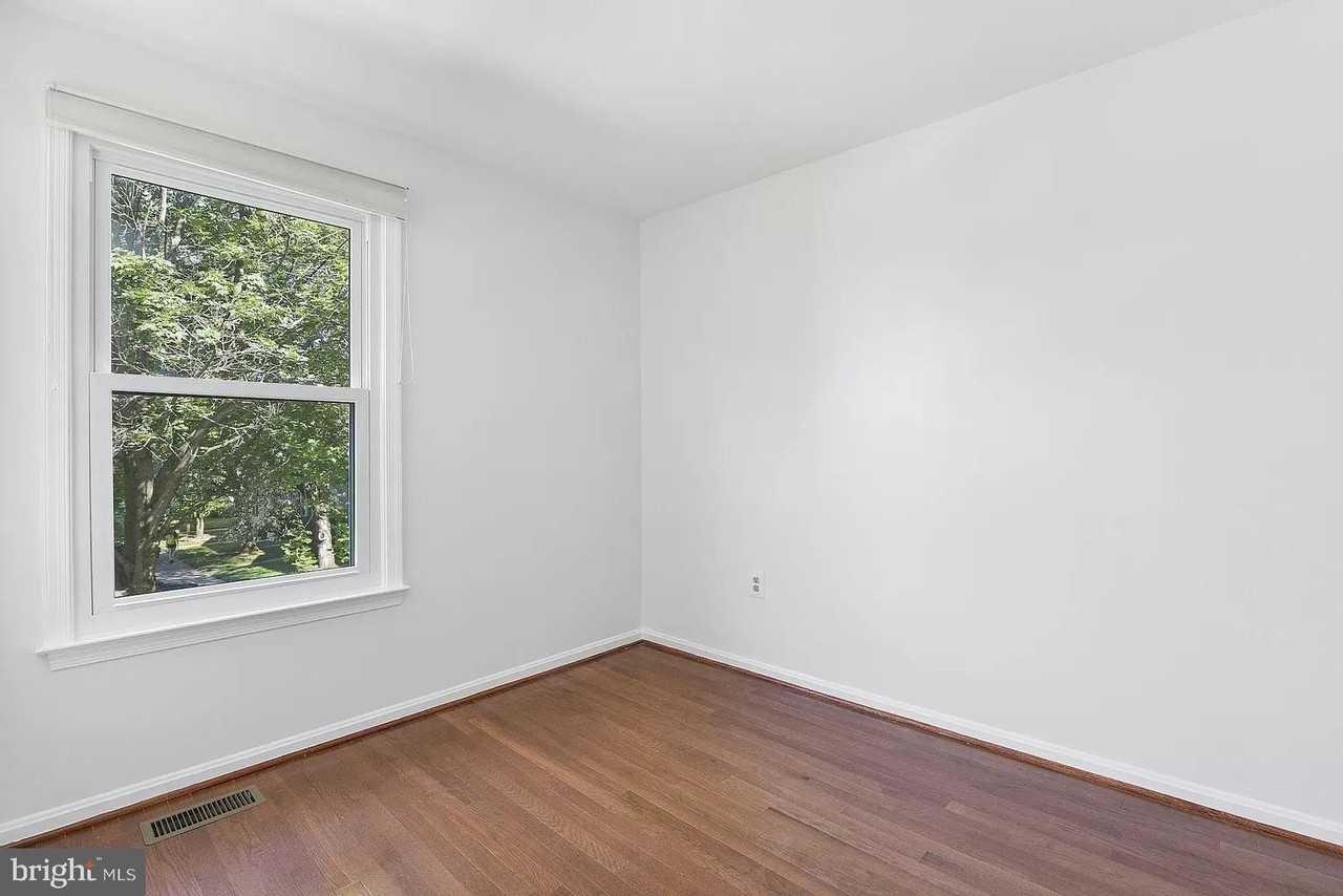 10606 Tuppence Ct - Photo 7 of 30