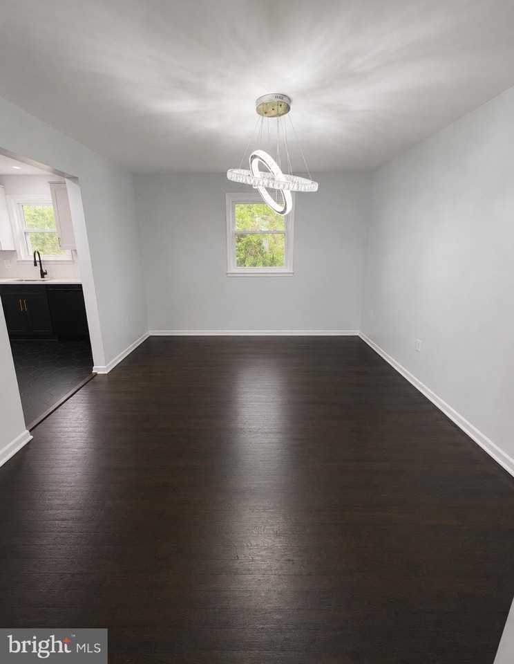 6003 Joyce Dr - Photo 4 of 15