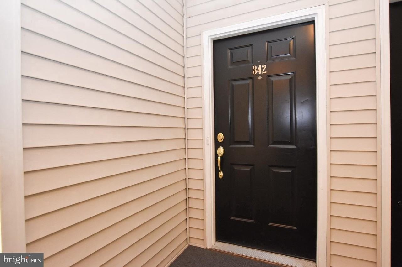 342 Nicholas Dr - Photo 3 of 21