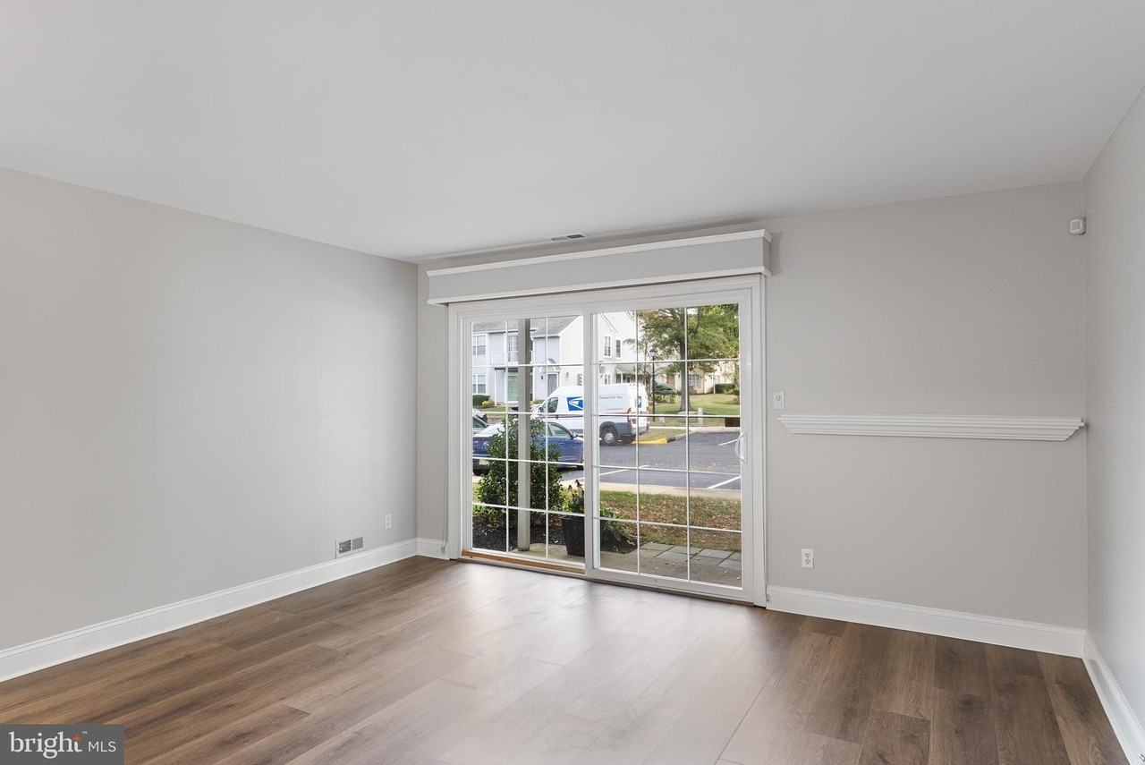 380-A Delancey Pl - Photo 3 of 22