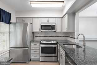 380-A Delancey Pl - Photo 1 of 1