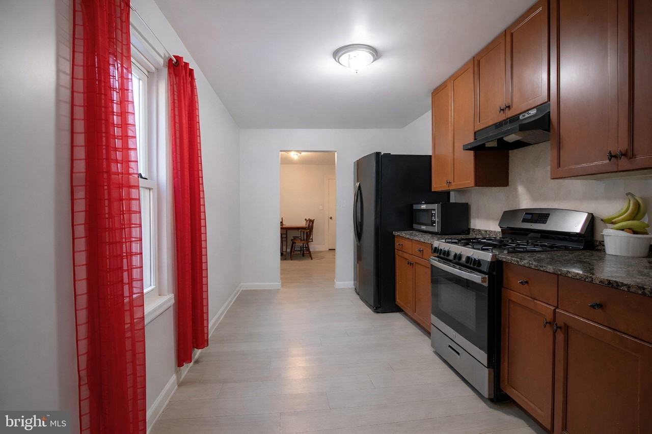 203 3rd St - Photo 5 of 15