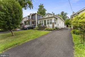 featured image of 104 East St