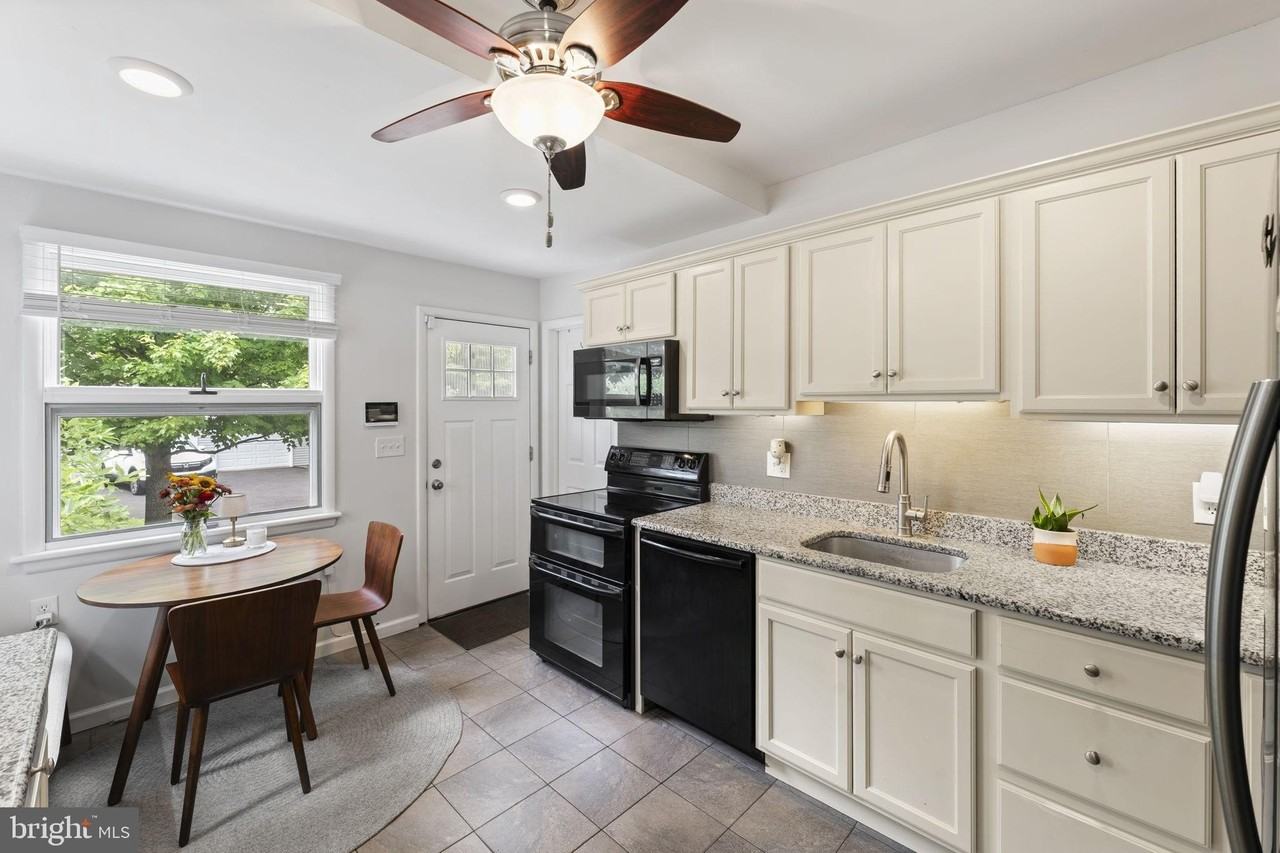 104 East St - Photo 7 of 20