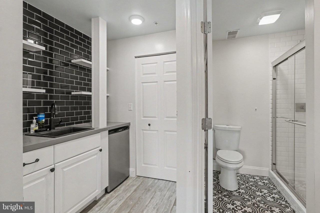 1461 Keegan Ln - Photo 4 of 30