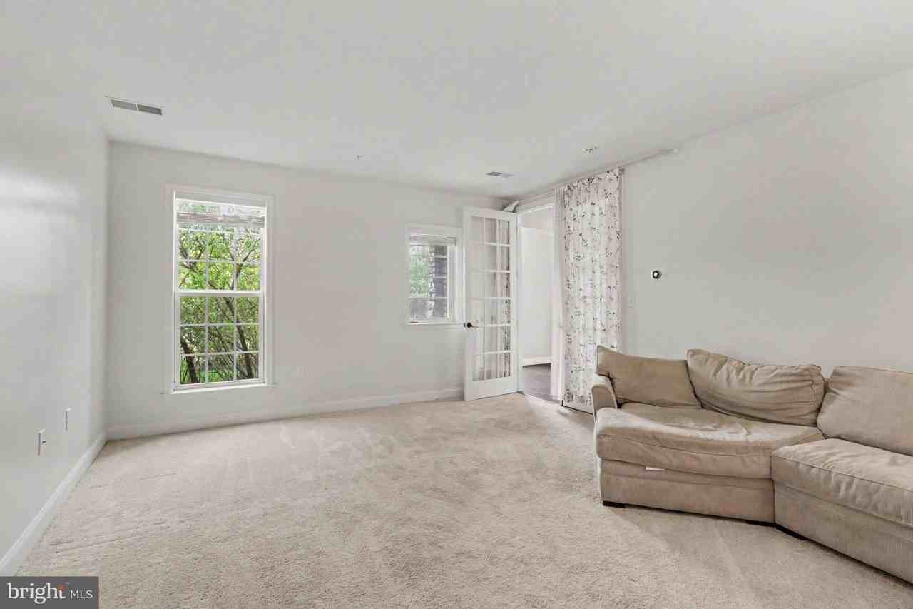 1461 Keegan Ln - Photo 7 of 30