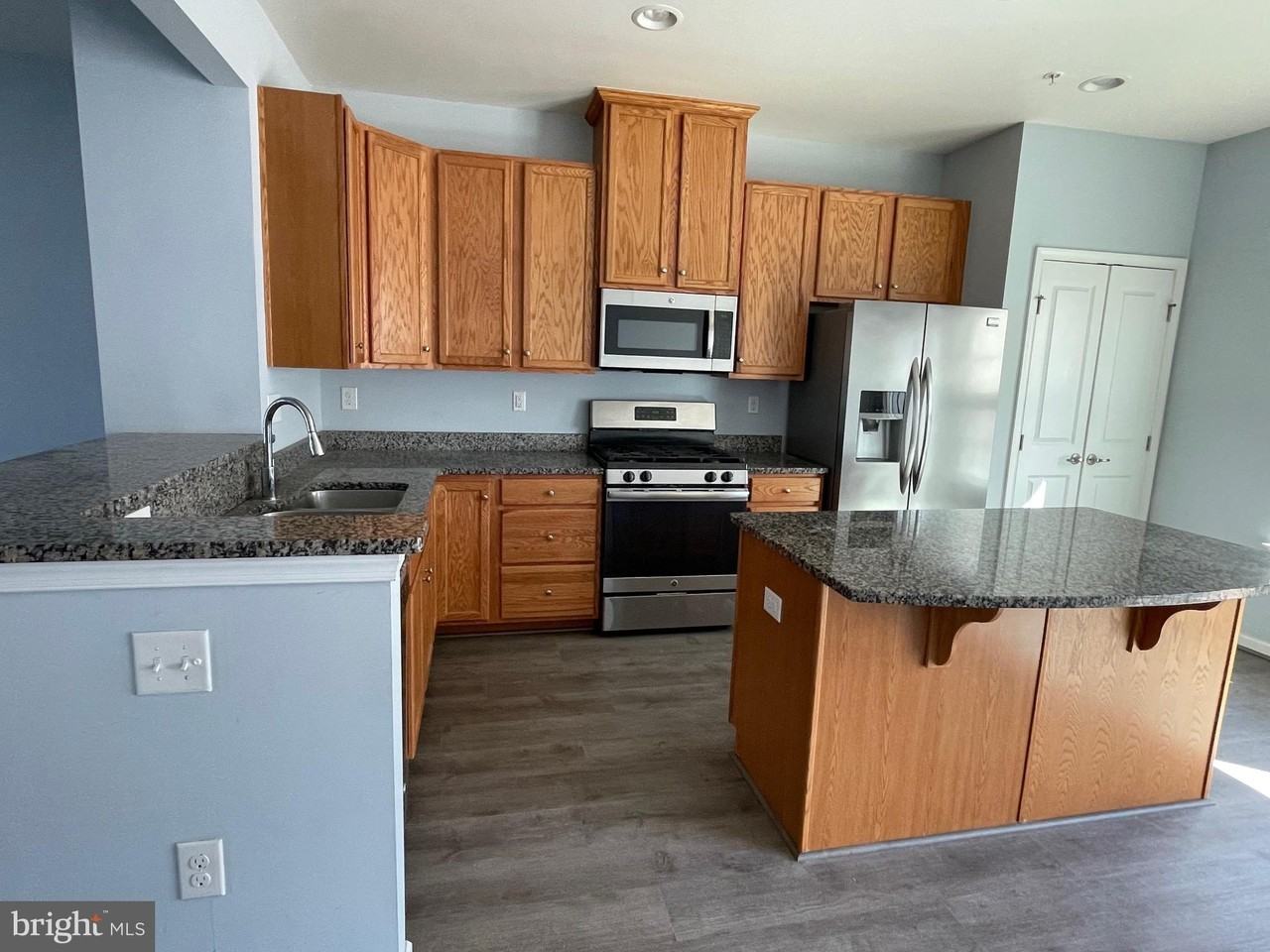 222 Compass Dr - Photo 4 of 50