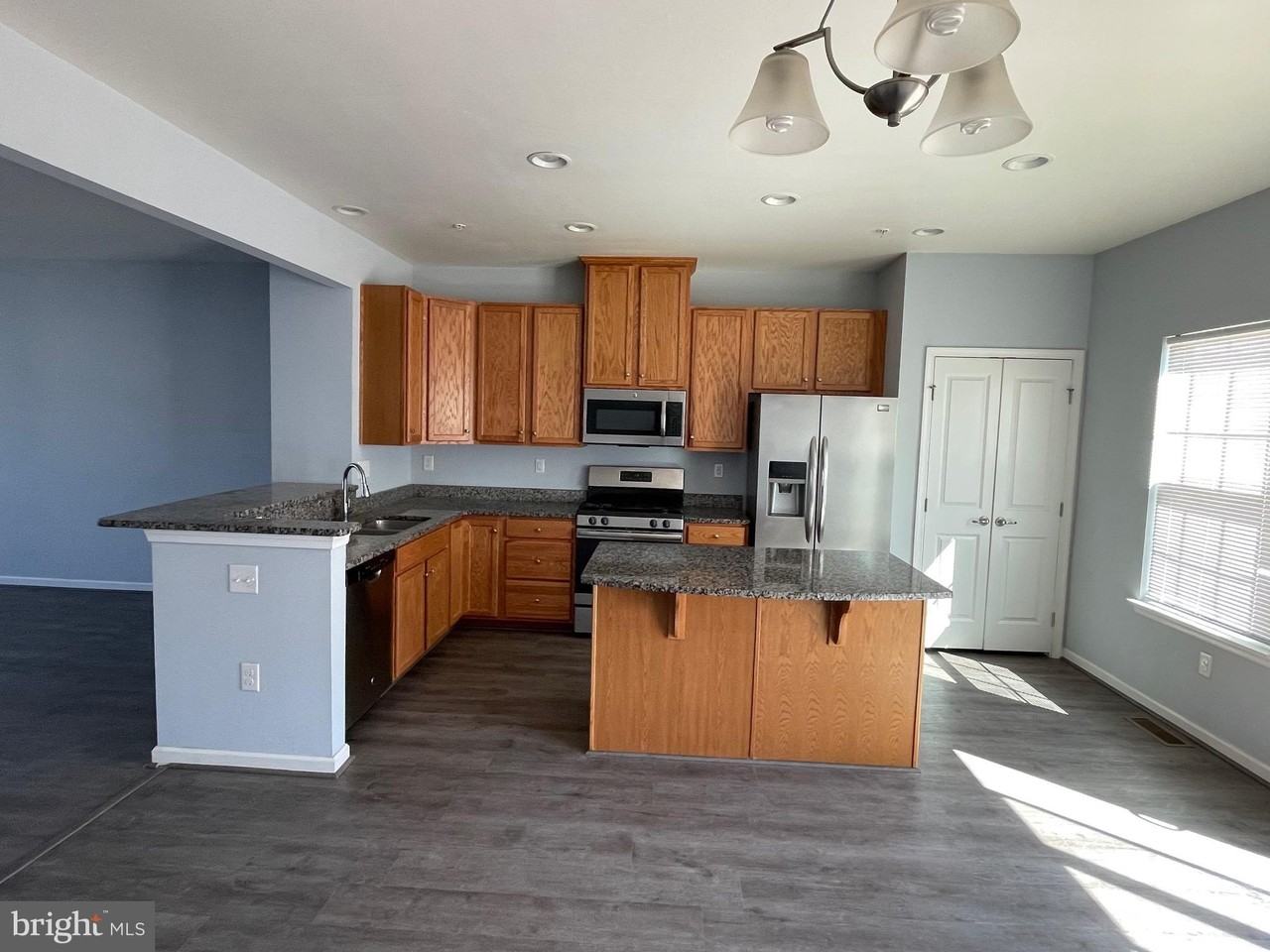 222 Compass Dr - Photo 5 of 50
