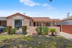 featured image of 1067 W 83rd St