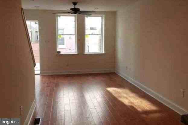 1338 S Bancroft St - Photo 5 of 10