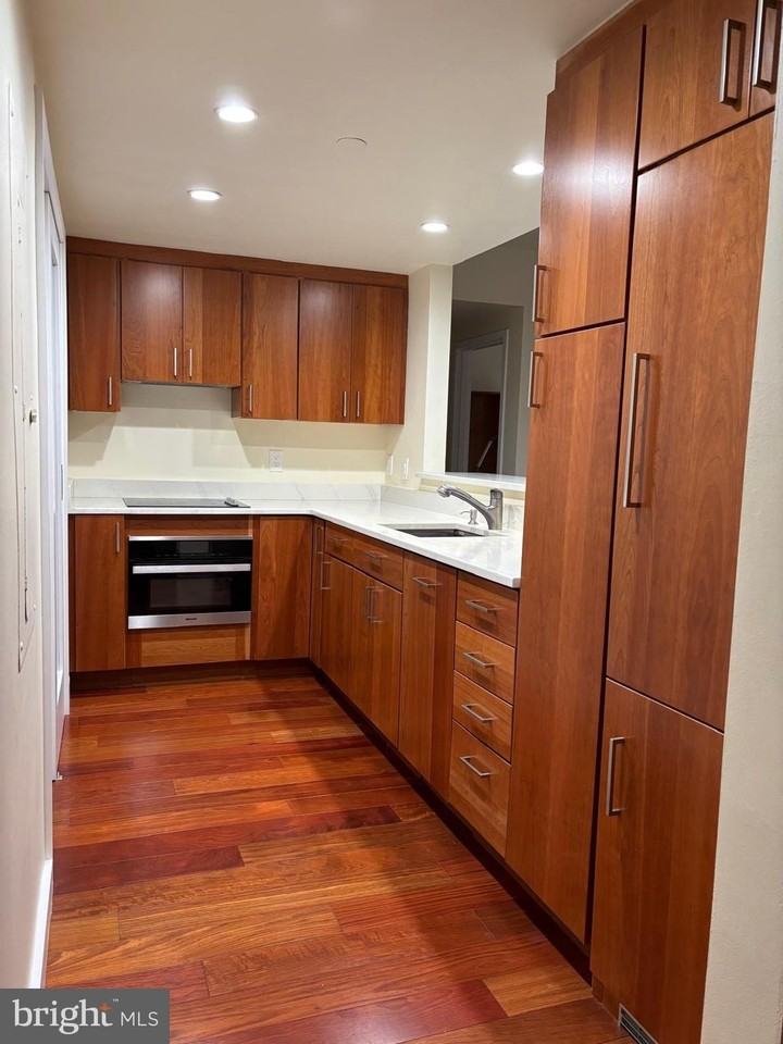 1530 Key Blvd #1130 - Photo 5 of 11